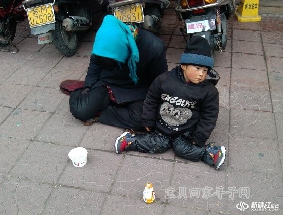 出现在江苏靖江街头，疑似被拐儿童