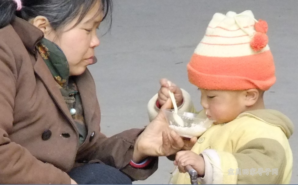 绵阳广场乞讨