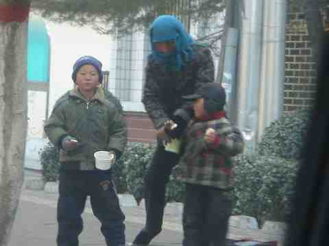 流浪儿童照片山西运城