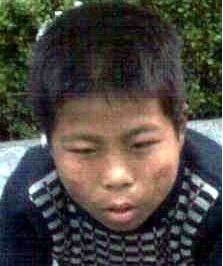 北京中关村11岁左右乞讨男孩(09年4月29日)