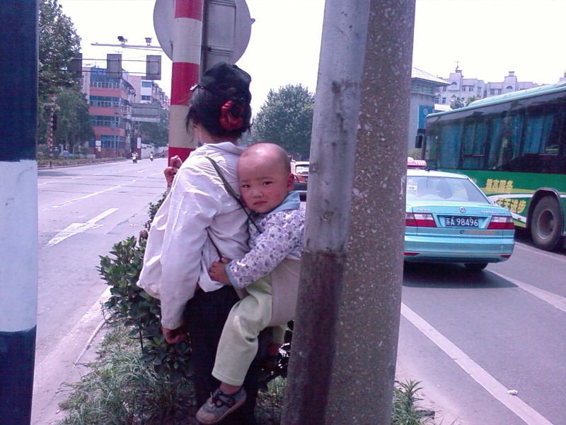 南京爱心寻找被抢陕西儿童--伍嘉诚