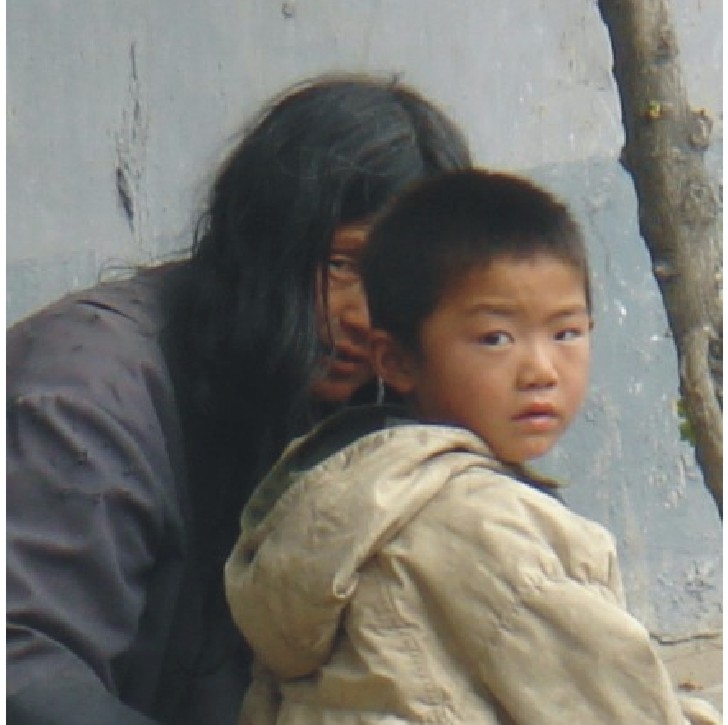 在北京后海鸭儿胡同拍的乞讨儿（2009年6月7日拍）