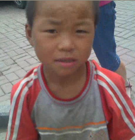 北京房山发现的卖艺儿童